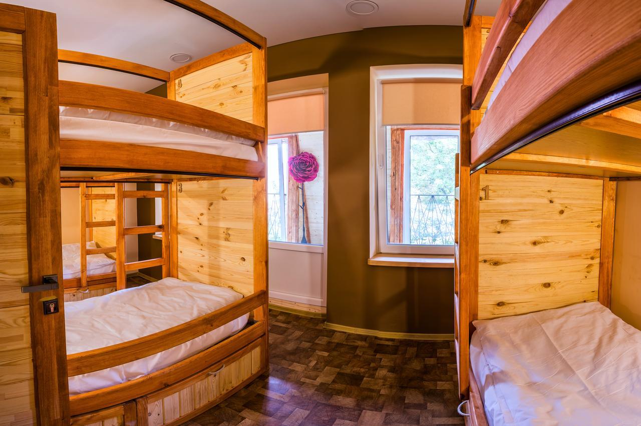 Hostel Tarnopil เตอร์โนปิล ภายนอก รูปภาพ